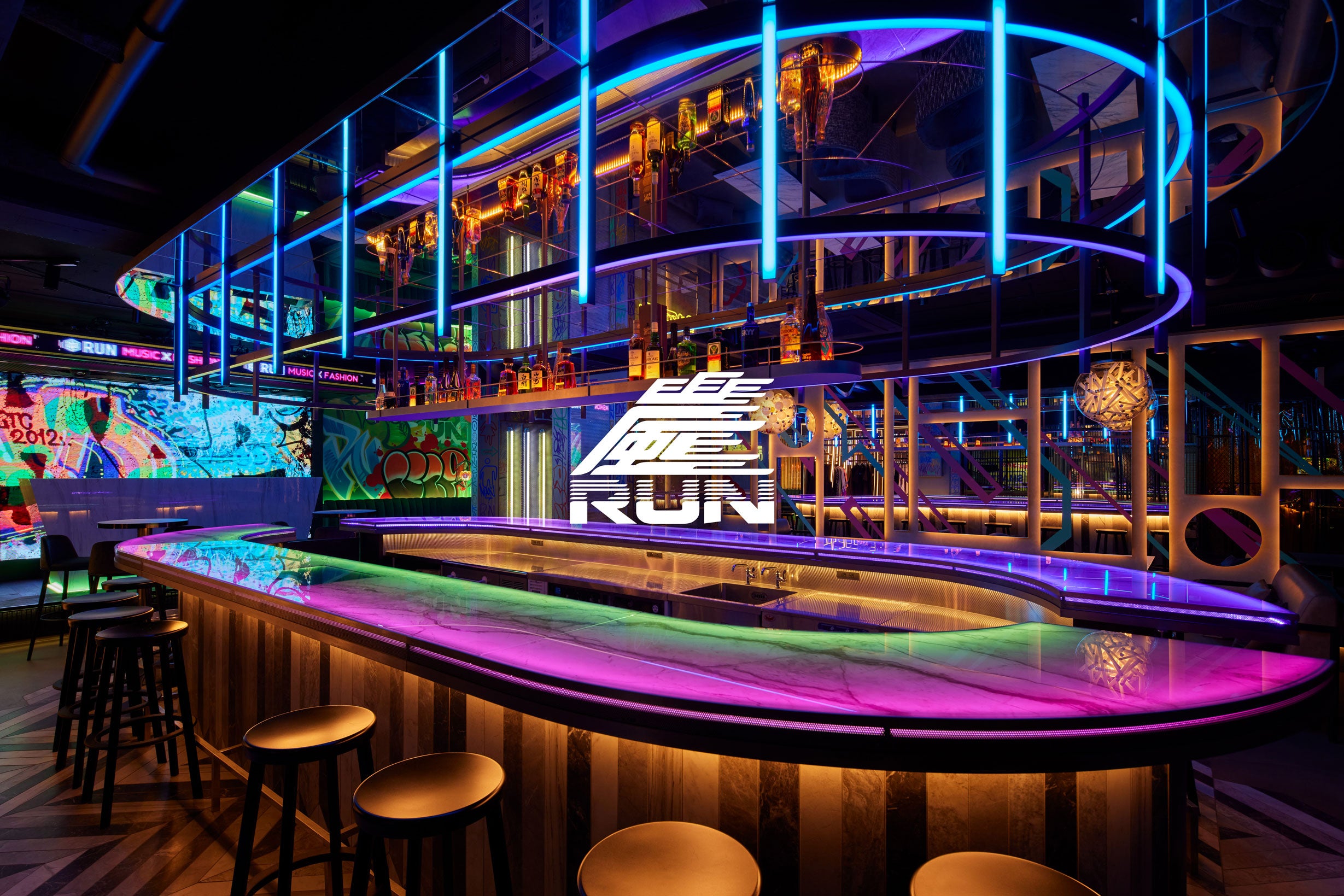 Music Fashion Bar RUN